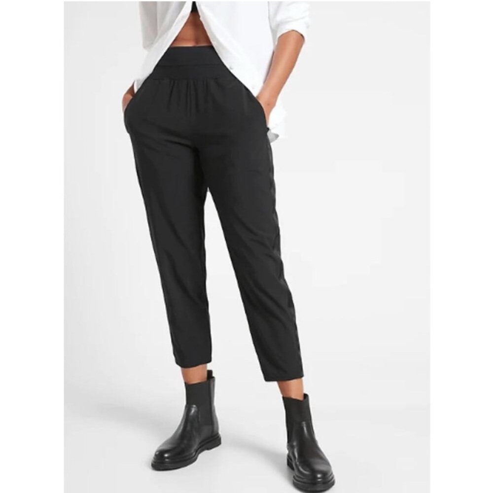 Athleta Nolita Slim Tapered Crop Pant in Black